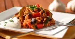 Ratatouille-Couscous mit Sauerrahm