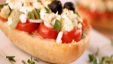 Mini-Ciabatta mit Gemüse und Feta