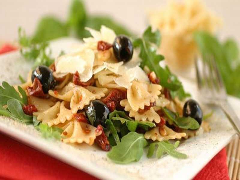 Mediterraner Pasta-Salat