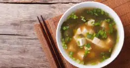 Miso-Suppe mit Tofu