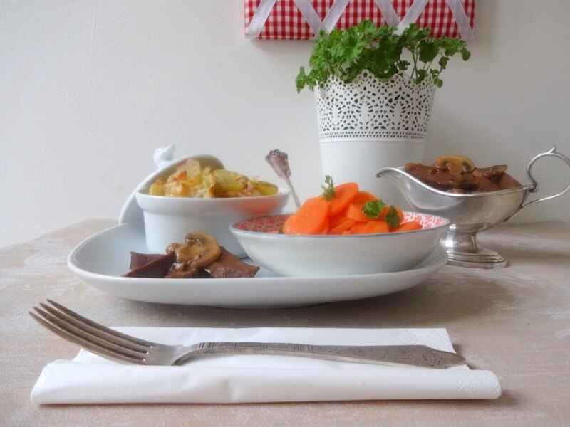 Saitan-Ragout mit glacierten Möhren an Kartoffel-Gratin