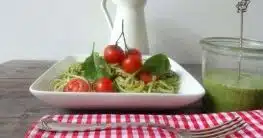 Spaghetti mit aromatischem Spinat-Pesto