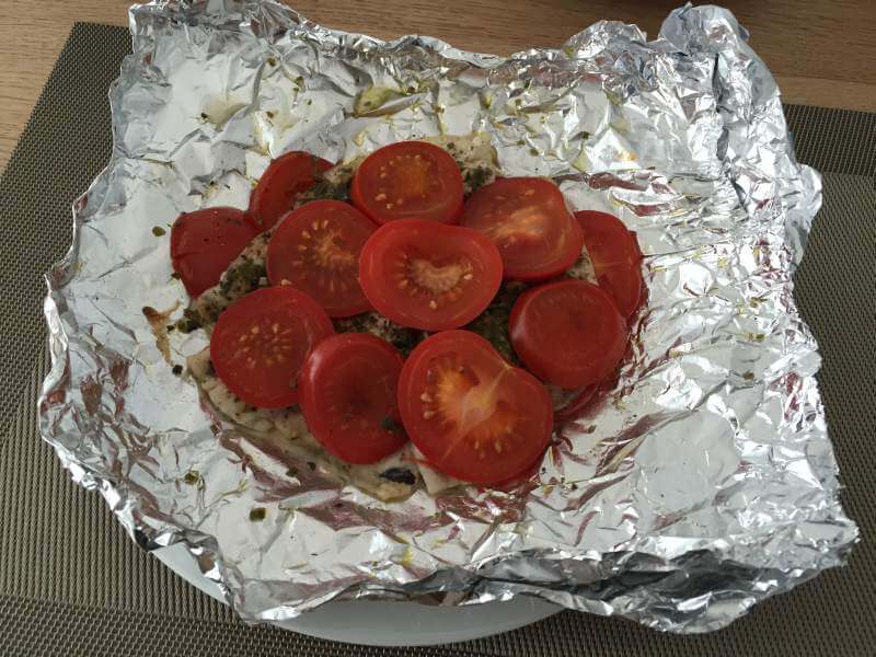 Tomatenfisch in Alufolie
