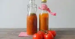 Zweierlei Ketchup à la low carb
