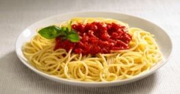 Spaghetti mit Tomatensauce