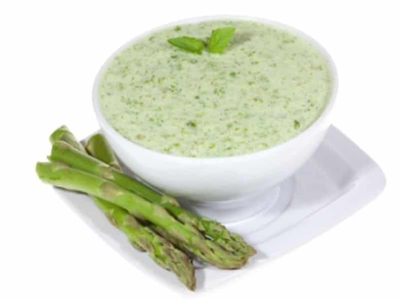 Grüne Spargelcremesuppe