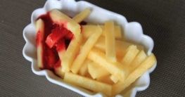 Ananas Fritten mit Himbeerketchup