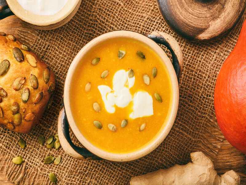 Kürbissuppe mit Ingwer und Kokosmilch 