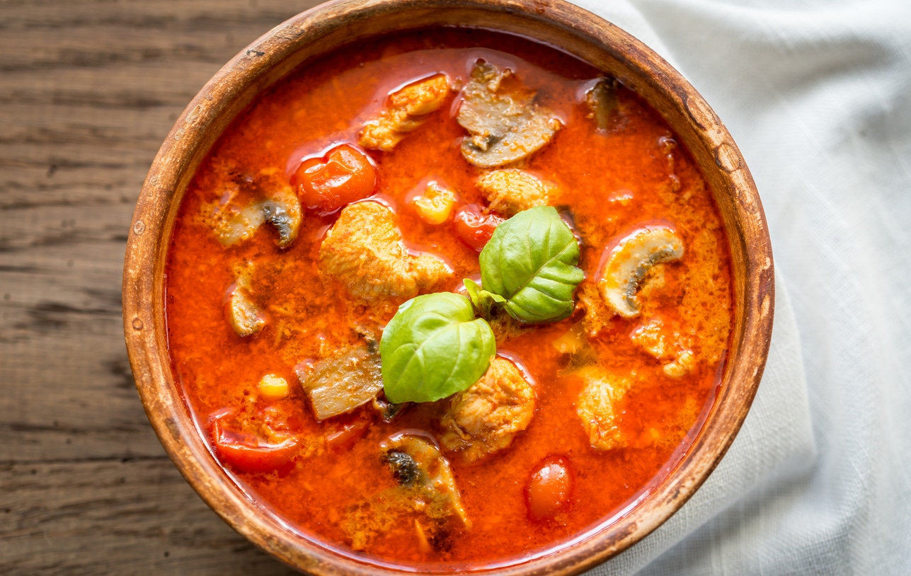 Thai Suppe mit Kokos und Hühnchen