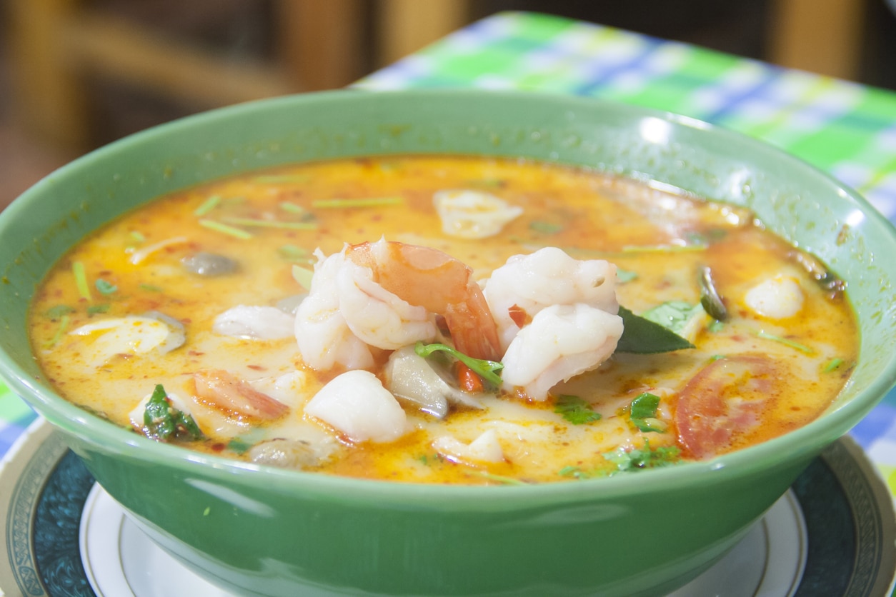 Kokos-Curry-Suppe mit Garnelen