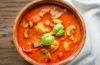 Thai Suppe mit Kokos und Hühnchen