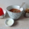 Vegane Paprika-Rahm-Suppe mit Sesam-Croutons