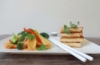Asia-Gemüse in Erdnuss-Rahm an pikanten Tofu-Ecken