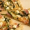 Pizza mit grünem Spargel
